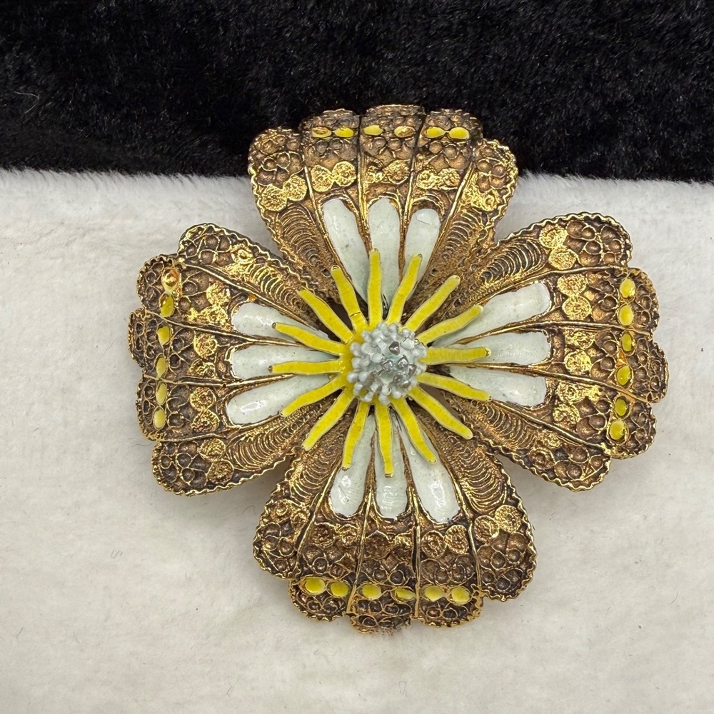 Vintage Capri Enamel Flower‎ Brooch Gold Tone READ